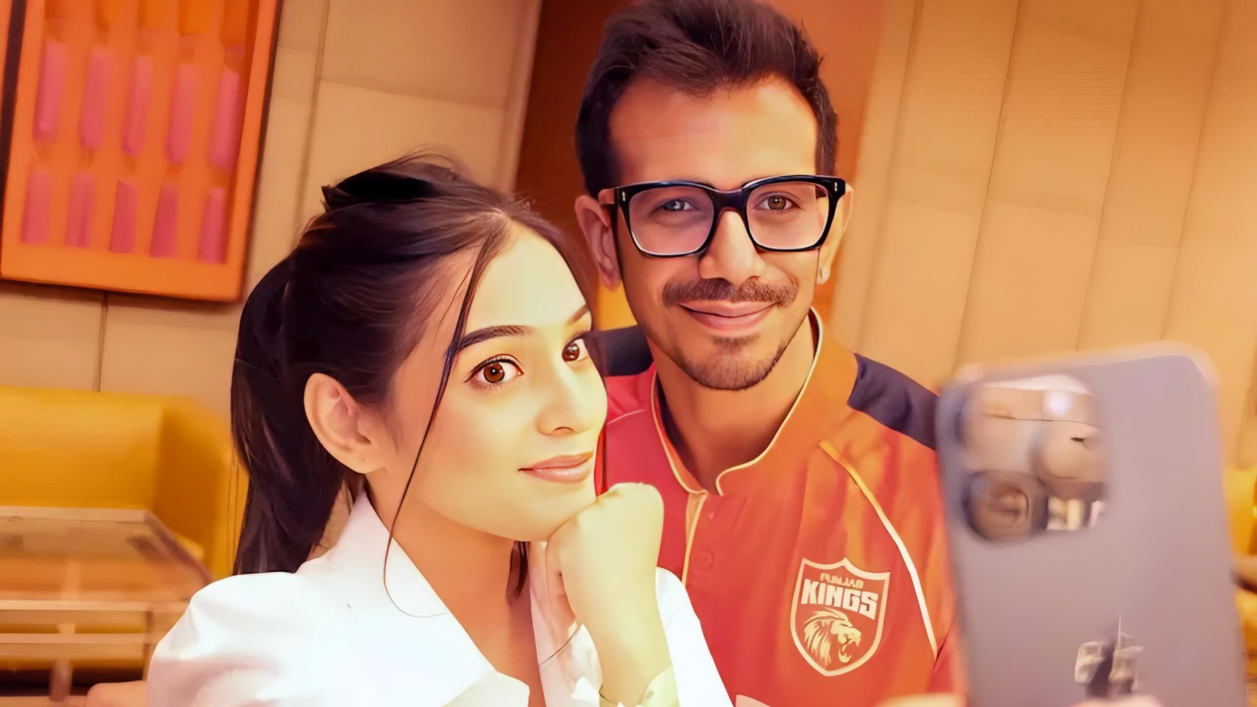 RJ Mahvash Stands by Yuzvendra Chahal like a rock through thick and thin